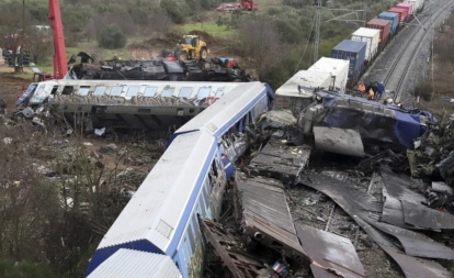 希腊国两辆火车相撞已致36人死亡