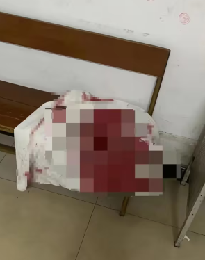 上海一校园发生男生持刀伤人事件