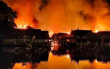 泰国芭堤雅四方水上市场严重火灾