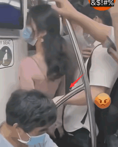多恶心！ 上海地铁猥亵男操作