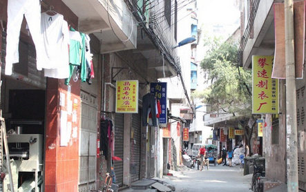 上海出租房手加工妇女背后隐藏的灰色产业